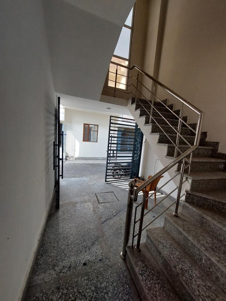 undefined, meerut cantt 3 Bedroom 118 Sq.Yd. Independent House In Meerut Cantt Meerut 8082048