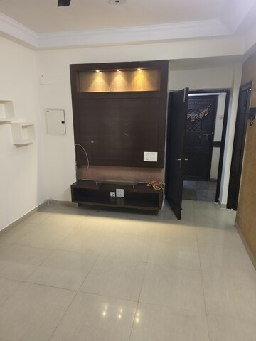 Living Room in 2.5 BHK Apartment at Amrapali Princely Estate, Sector 76 – for Sale