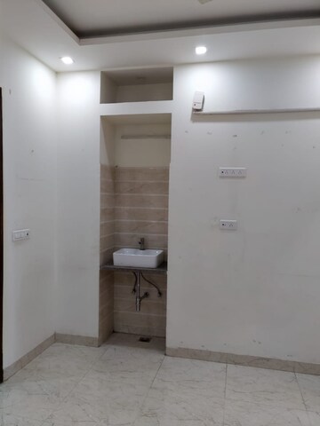 Room in 2 BHK Builder Floor at Sector 46 – for Rent