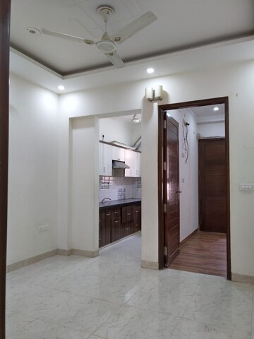 Room in 2 BHK Builder Floor at Sector 46 – for Rent