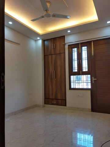 Room in 2 BHK Builder Floor at Sector 46 – for Rent