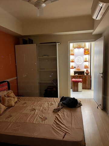 Bedroom in 3 BHK Apartment at DLF The Skycourt, Sector 86 – for Rent