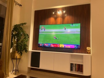 Furnished Amenities in 3 BHK Apartment at DLF The Skycourt, Sector 86 – for Rent