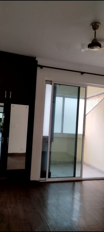 Building Lobby in 3.5 BHK Builder Floor at Ansal API Esencia, Sector 67 – for Rent