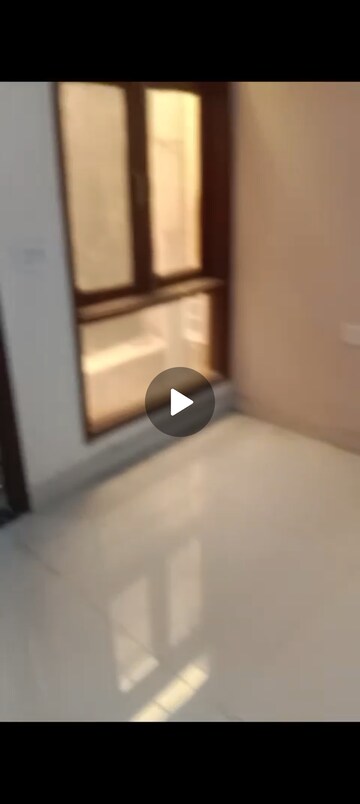 Room in 2 BHK Builder Floor at Sector 67 – for Sale