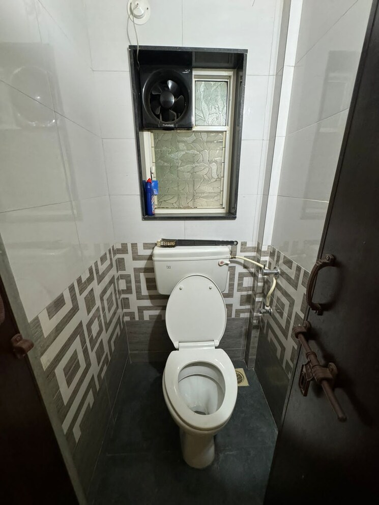 Bathroom, chaphalkar-elina-living 2 Bedroom 881 Sq.Ft. Apartment In Mohammadwadi Pune 8082103