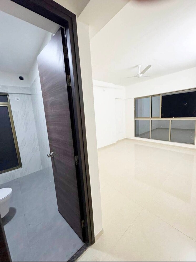 Master Bedroom, rajesh-raj-infinia 3 Bedroom 1500 Sq.Ft. Apartment In Malad West Mumbai 8082111