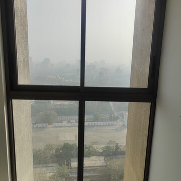 Room in 2 BHK Apartment at Raymond The Address, Pokhran Road No 2 – for Rent