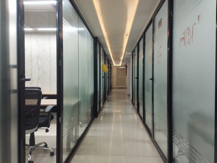 undefined, sector 63 Commercial Office Space 700 Sq.Ft. In Sector 63 Noida 8082187