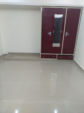 Room in 2 BHK Independent House at Gomti Nagar – for Rent