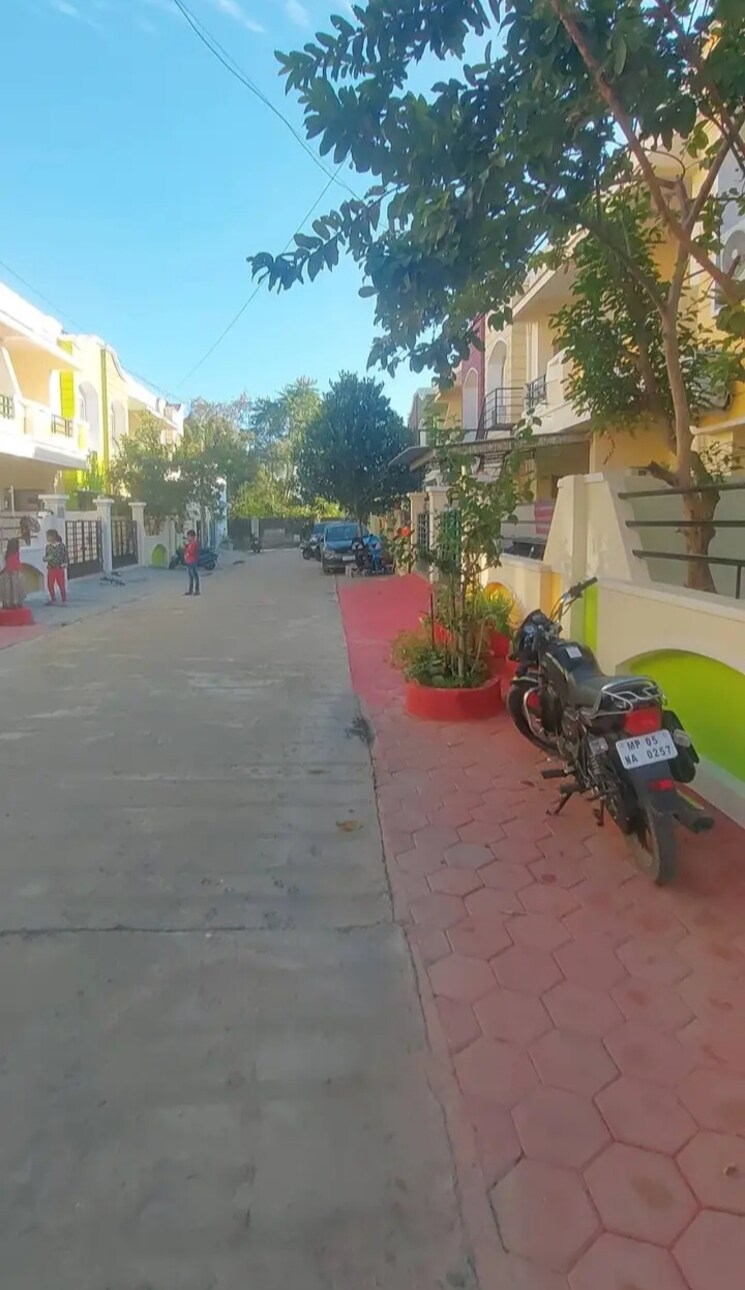  Parking, bagmugaliya 4 Bedroom 1150 Sq.Ft. Independent House In Bagmugaliya Bhopal 8082185