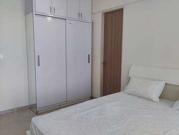 2 BHK Apartment For Rent in Dosti Eastern Bay, Wadala