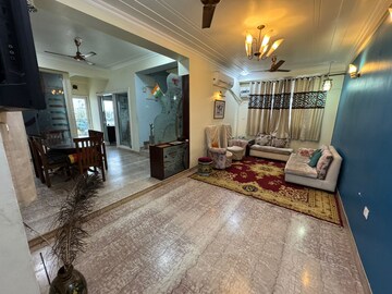 Living Room in 4 BHK Villa at Subhash Road – for Sale
