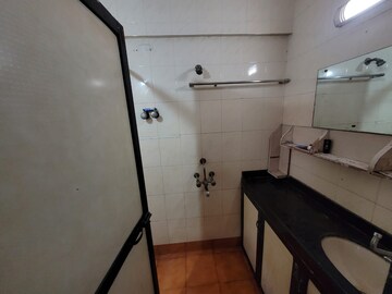 Attached Bathroom in 2 BHK Apartment at Panch Pakhadi – for Rent