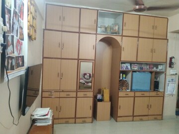 Room in 2 BHK Apartment at Shri Senapati Bapat CHS, Senapati Bapat Road – for Rent