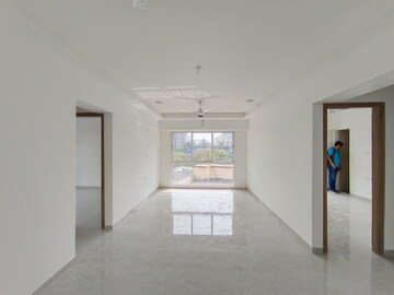 Room in 3 BHK Apartment at Swastik Park, Chembur – for Rent