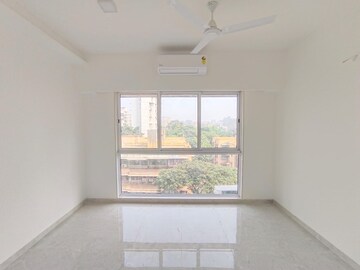 Room in 3 BHK Apartment at Swastik Park, Chembur – for Rent