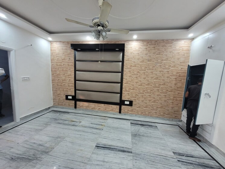Room, sector 42 2 Bedroom 1090 Sq.Ft. Builder Floor In Sector 42 Faridabad 8082322