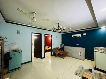 Living Room in 3 BHK Builder Floor at Sector 43 – for Sale