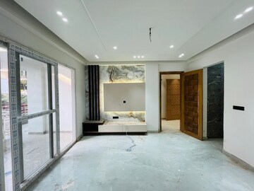 Kitchen in 4 BHK Builder Floor at Sector 42 – for Sale