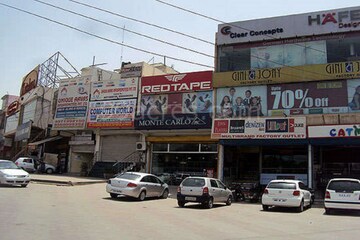  Shop For Sale in JMD Gardens, Sector 33