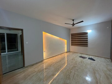 Room in 3 BHK Builder Floor at Hsr Layout – for Rent