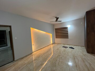 Room in 3 BHK Builder Floor at Hsr Layout – for Rent