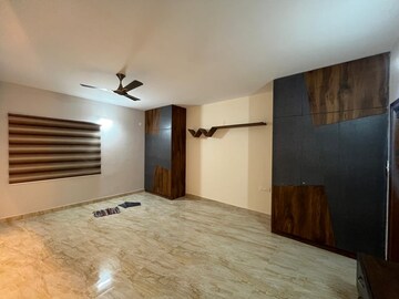 Room in 3 BHK Builder Floor at Hsr Layout – for Rent