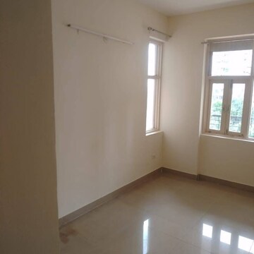 Room in 3 BHK Apartment at Emaar Gurgaon Greens, Sector 102 – for Rent