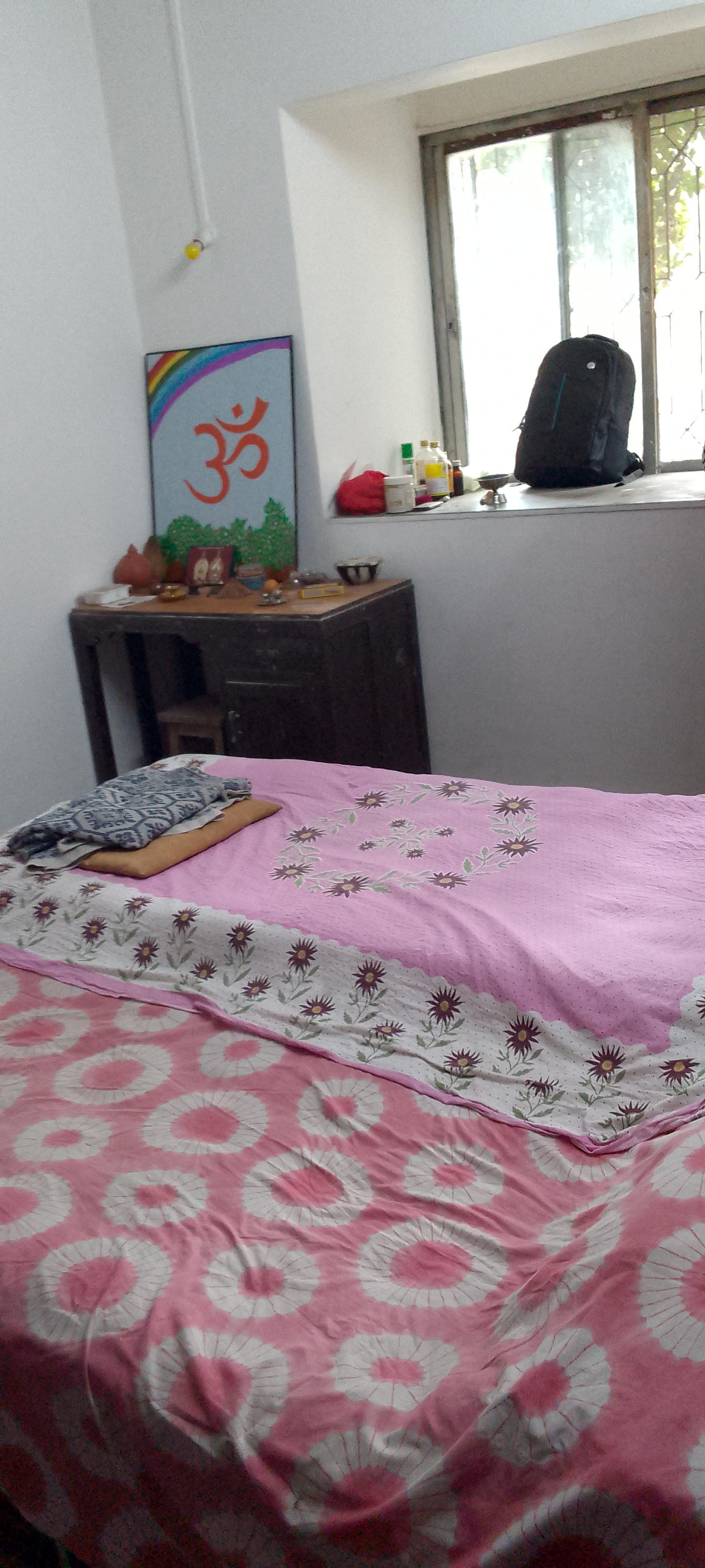 Bedroom in 2 BHK Apartment at Panom Park, Vile Parle East – for Rent