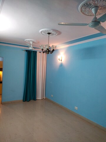 Room in 2 BHK Apartment at Sector 79 – for Sale