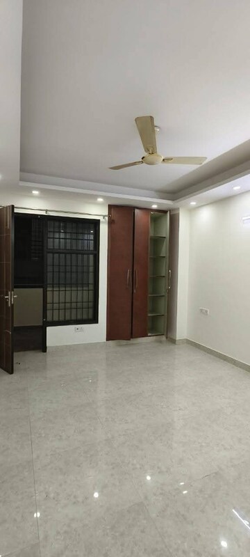 Building Lobby in 3 BHK Apartment at Rohini Sector 9 – for Rent