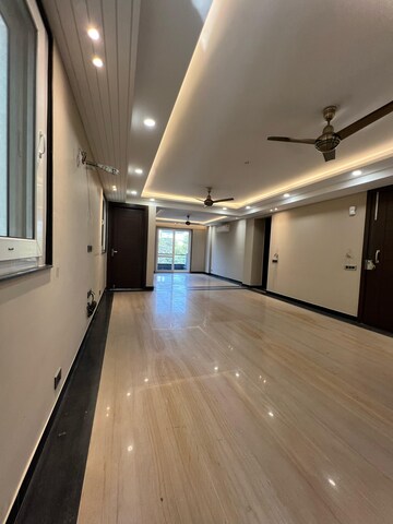 Kitchen in 2 BHK Apartment at Ambience Creacions, Sector 22 – for Rent