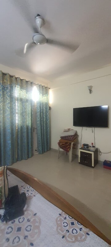 Living Room in 2.5 BHK Builder Floor at SS The Lilac, Sector 49 – for Rent