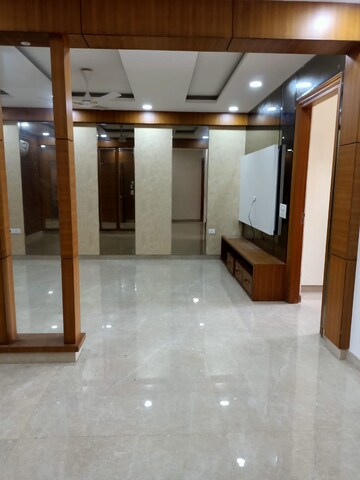 Room in 2 BHK Apartment at Ambience Creacions, Sector 22 – for Rent