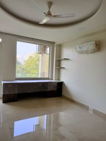 Bedroom in 2 BHK Apartment at Ambience Creacions, Sector 22 – for Rent