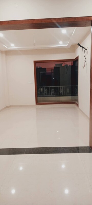 Room in 3 BHK Apartment at Sam Palm Olympia Phase II, Sector 16c Greater Noida – for Sale