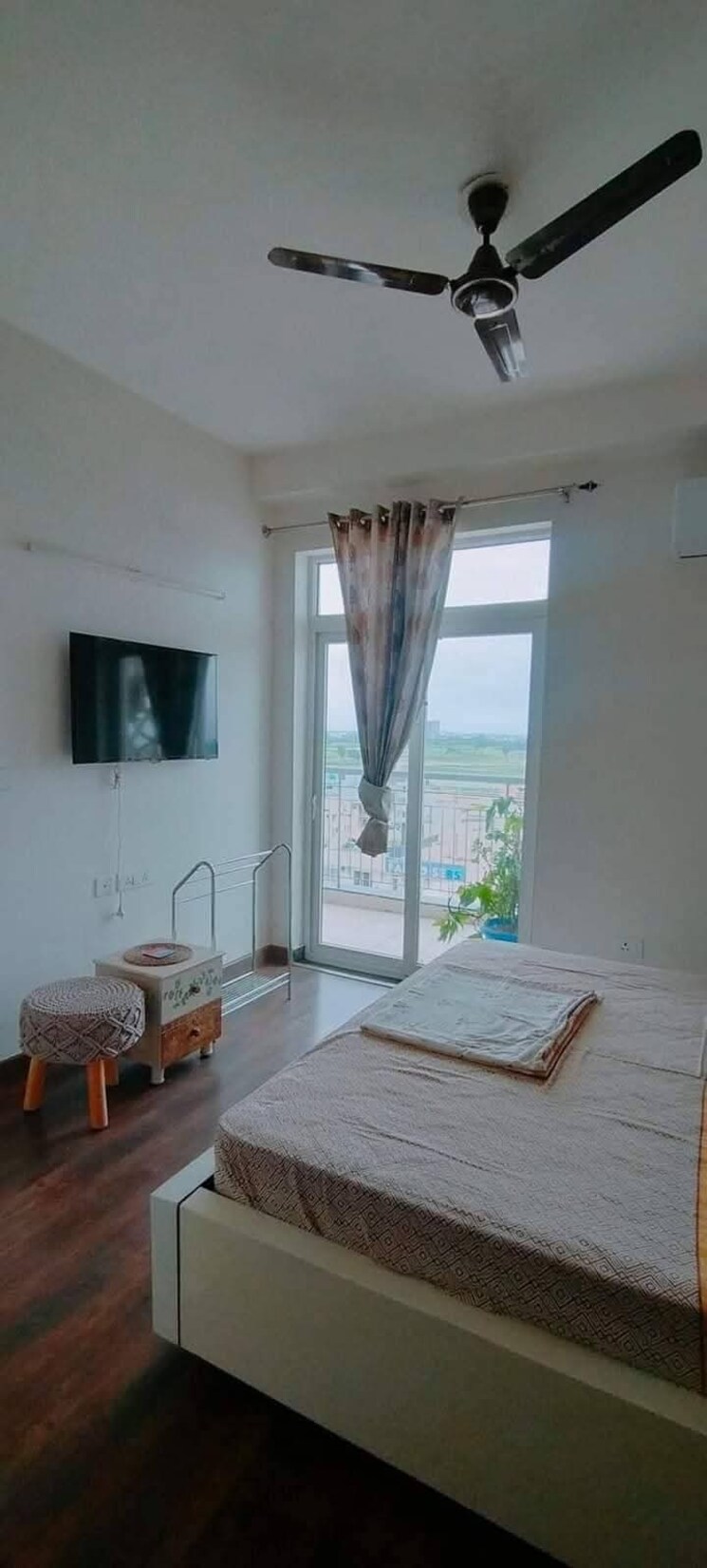 Living Room, sam-palm-olympia-phase-ii 3 Bedroom 1608 Sq.Ft. Apartment In Sector 16c Greater Noida Greater Noida 8082813