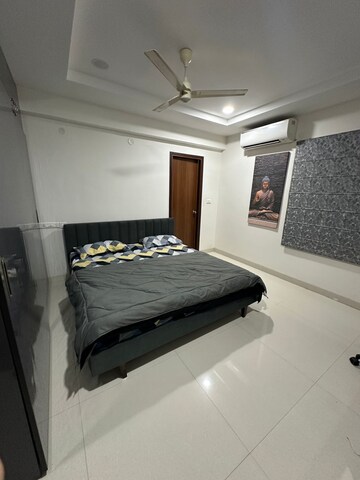 Bedroom in 3.5 BHK Apartment at Khajaguda – for Rent