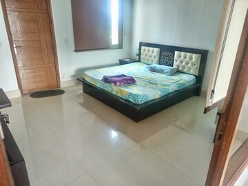 Bedroom in 2 BHK Builder Floor at Kalindi Colony – for Rent