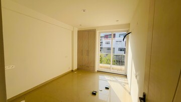 Room in 3 BHK Apartment at Maxxus Elanza, International Airport Road – for Rent