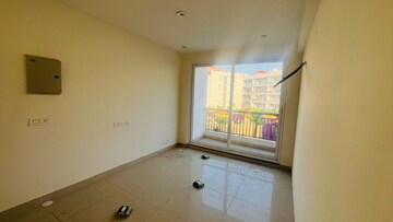 Room in 3 BHK Apartment at Maxxus Elanza, International Airport Road – for Rent