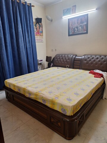 Bedroom in 2 BHK Apartment at Ambience Creacions, Sector 22 – for Rent