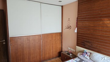 Room in 3.5 BHK Apartment at Kalpa Taru Siddhachal VI, Kasarvadavali – for Rent