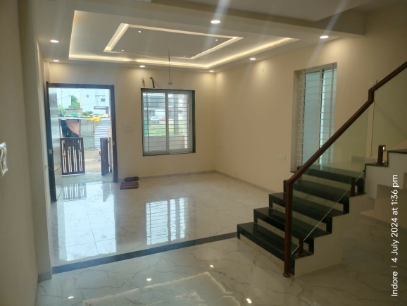 5 BHK + Servant Room Villa For Sale in Mahalaxmi Nagar