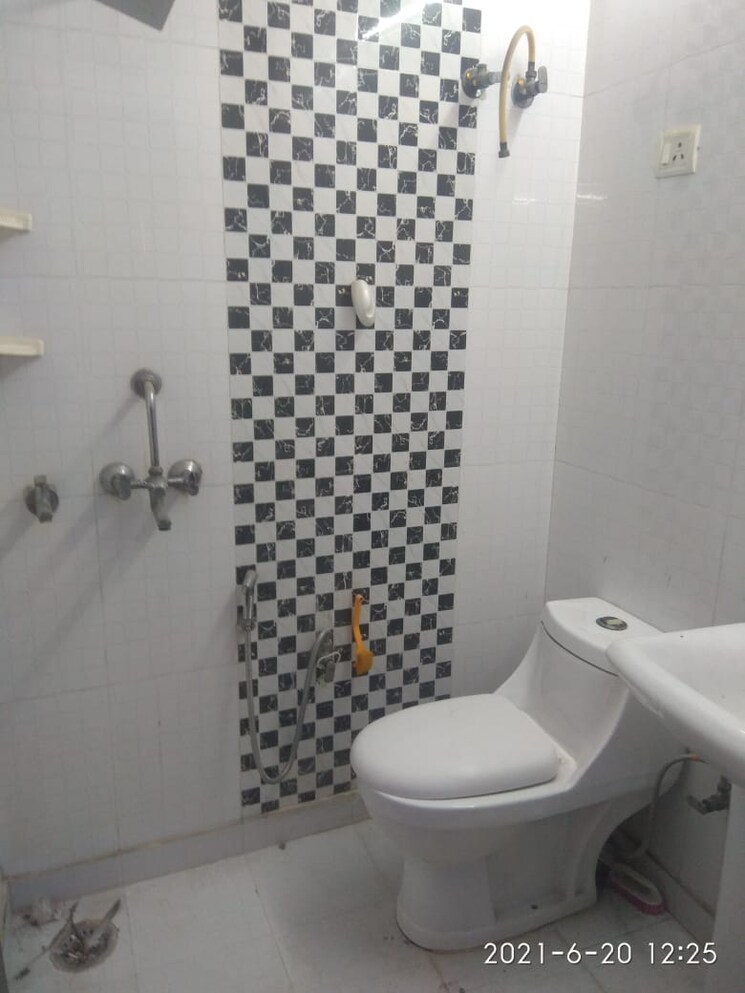 Bathroom, assotech-windsor-park 2 Bedroom 1200 Sq.Ft. Apartment In Vaibhav Khand Ghaziabad 8083112