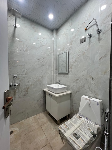 Bathroom in 2 BHK Apartment at Assotech Windsor Park, Vaibhav Khand – for Sale