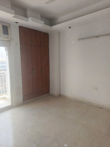 Room in 4 BHK Apartment at Dasnac Burj, Sector 75 – for Rent