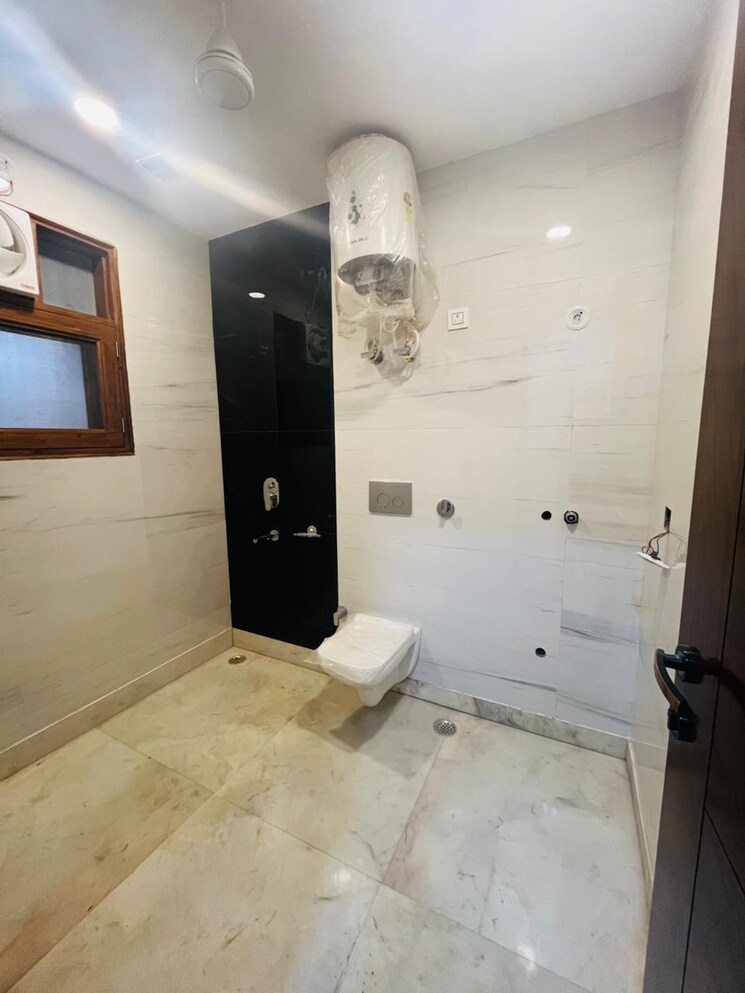 Attached Bathroom, sector 42 4 Bedroom 2250 Sq.Ft. Builder Floor In Sector 42 Faridabad 8083141