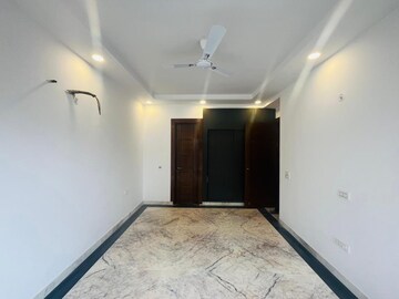 Room in 4 BHK Builder Floor at Sector 42 – for Sale